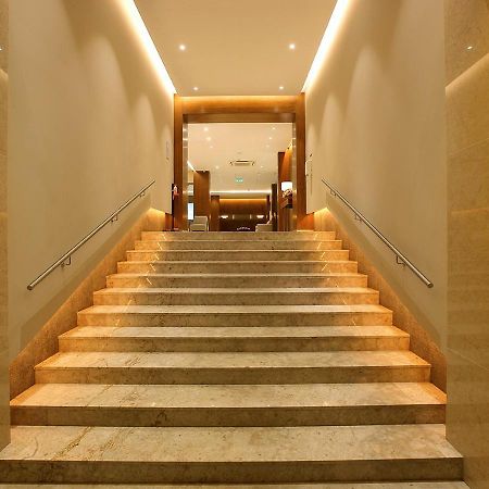 Hotel Crystal Plaza Kochi エクステリア 写真