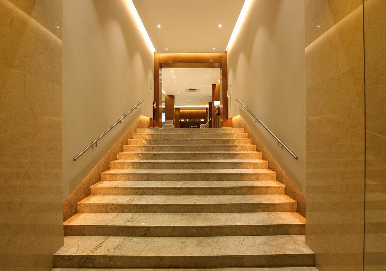 Hotel Crystal Plaza Kochi エクステリア 写真