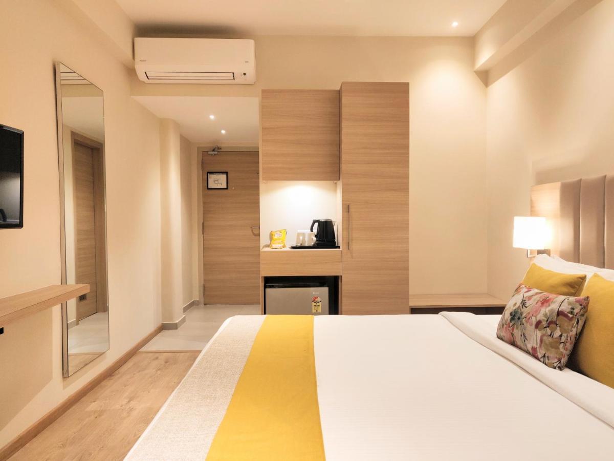 Hotel Crystal Plaza Kochi エクステリア 写真
